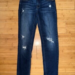 Distressed Blue Jeans kancan size 7❤️❤️